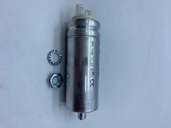 CAPACITOR (ARCOTRONICS 8 µF)