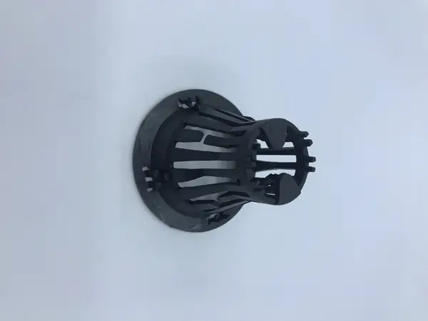 PLASTIC CONNECTING TO LAMP