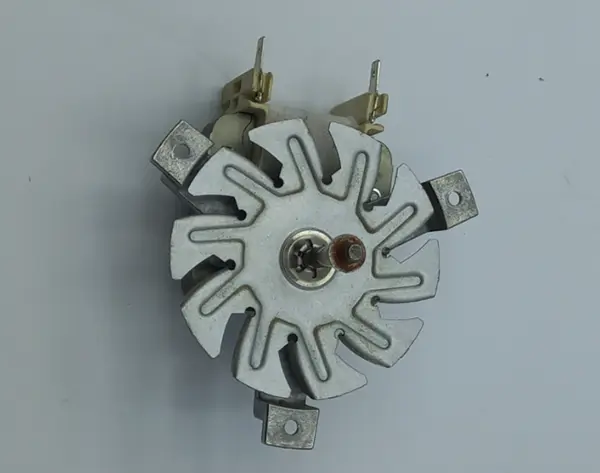 motor ventilátoru trouby
